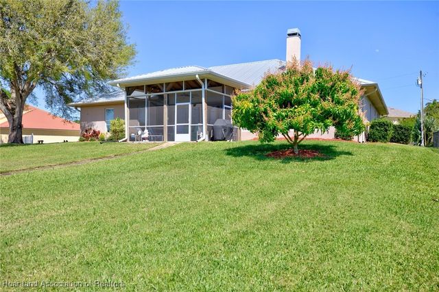 12 Diamond Bay Drive, Lake Placid, FL 33852