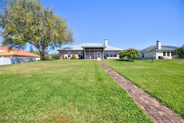 12 Diamond Bay Drive, Lake Placid, FL 33852