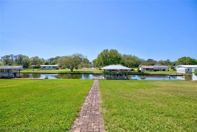 12 Diamond Bay Drive, Lake Placid, FL 33852