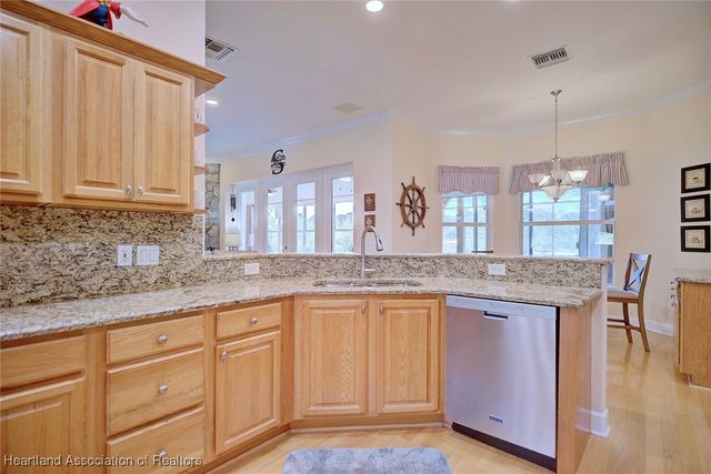 12 Diamond Bay Drive, Lake Placid, FL 33852