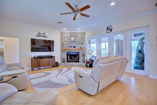 12 Diamond Bay Drive, Lake Placid, FL 33852