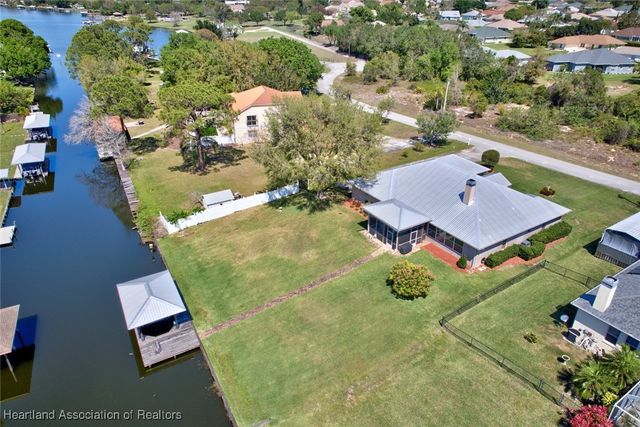 12 Diamond Bay Drive, Lake Placid, FL 33852