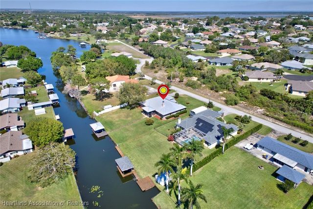 12 Diamond Bay Drive, Lake Placid, FL 33852