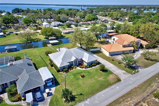 12 Diamond Bay Drive, Lake Placid, FL 33852