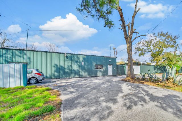 4230 Creekmont Drive, Houston, TX 77091