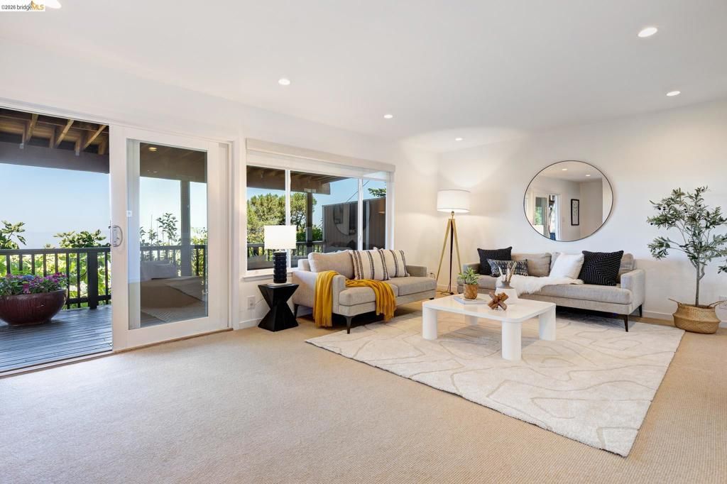 Image 38 of property listing at 6930 Snake Rd, Oakland, CA 94611