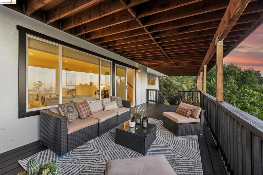 Image 54 of property listing at 6930 Snake Rd, Oakland, CA 94611
