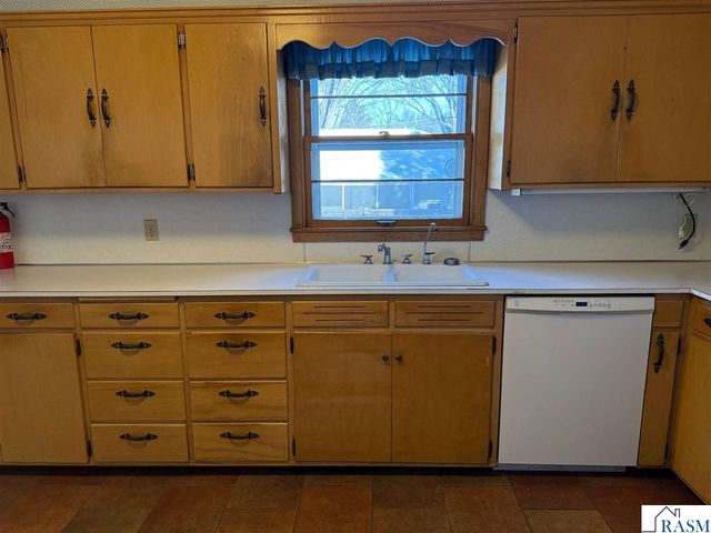 16 Bruce Court, Mankato, MN 56001