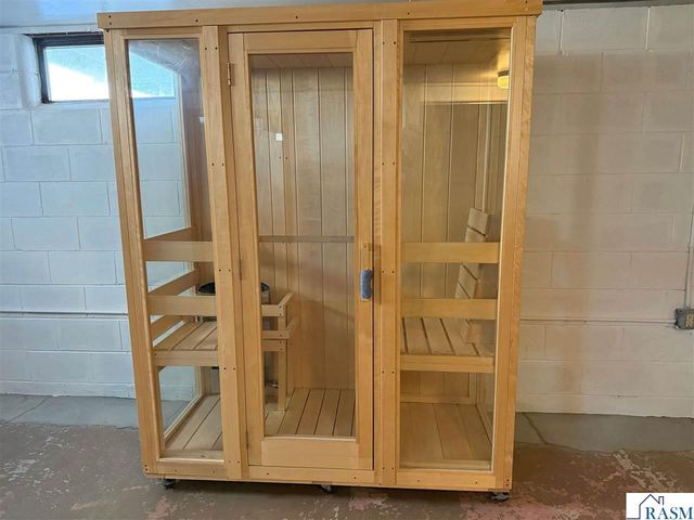 16 Bruce Court, Mankato, MN 56001