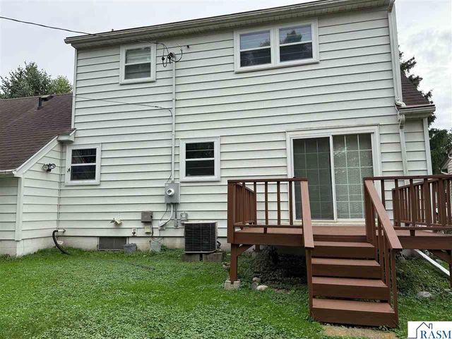 16 Bruce Court, Mankato, MN 56001