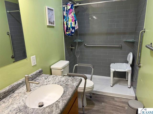 16 Bruce Court, Mankato, MN 56001