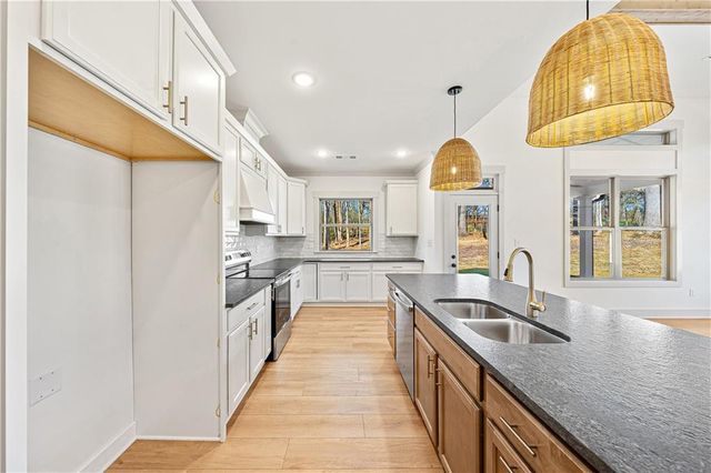 33 Hometown Court, Jefferson, GA 30549