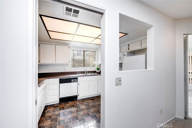 225 N Rose Street 307, Burbank, CA 91505