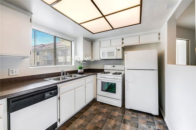 225 N Rose Street 307, Burbank, CA 91505