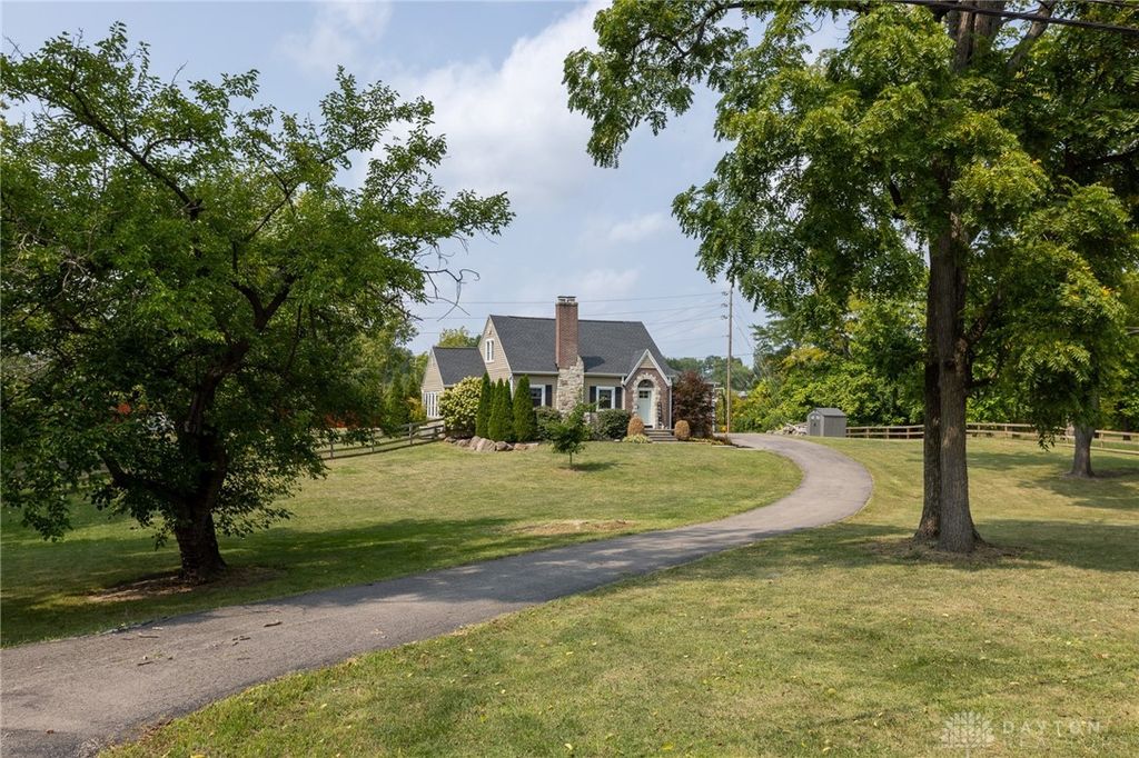 1653 Stedman Lane, Beavercreek, OH 45432