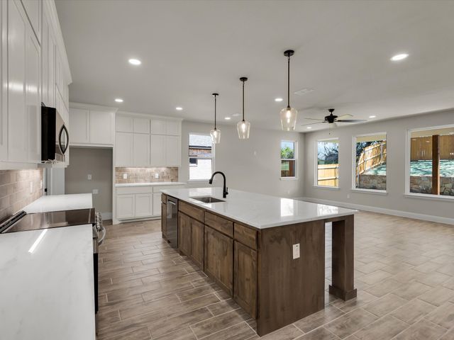 612 Jameson, Springtown, TX 76082