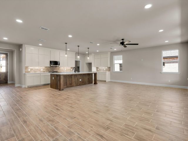 612 Jameson, Springtown, TX 76082