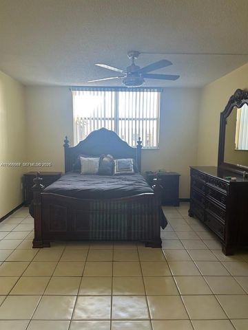 2840 Somerset Drive 400M, Lauderdale Lakes, FL 33311