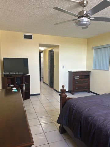 2840 Somerset Drive 400M, Lauderdale Lakes, FL 33311