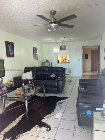 2840 Somerset Drive 400M, Lauderdale Lakes, FL 33311