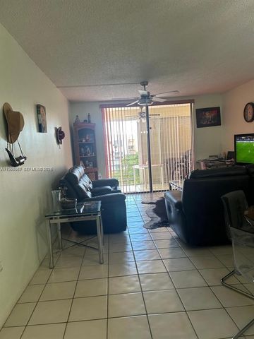 2840 Somerset Drive 400M, Lauderdale Lakes, FL 33311