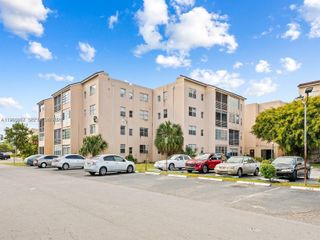 2840 Somerset Drive 400M, Lauderdale Lakes, FL 33311