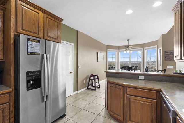 10 Greenview Drive, Kimberling City, MO 65686