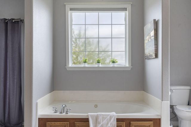 10 Greenview Drive, Kimberling City, MO 65686