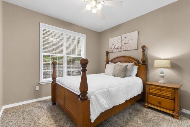 10 Greenview Drive, Kimberling City, MO 65686