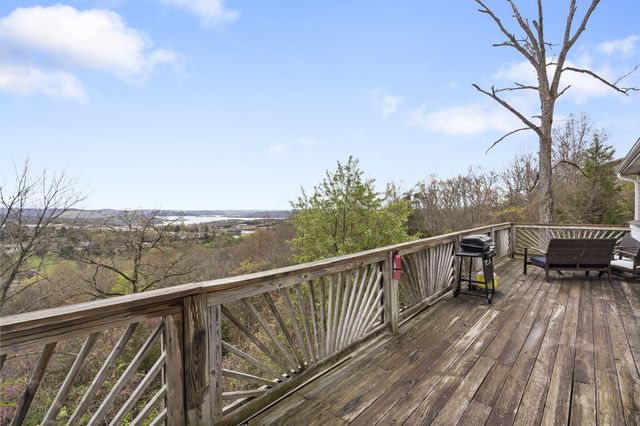 10 Greenview Drive, Kimberling City, MO 65686