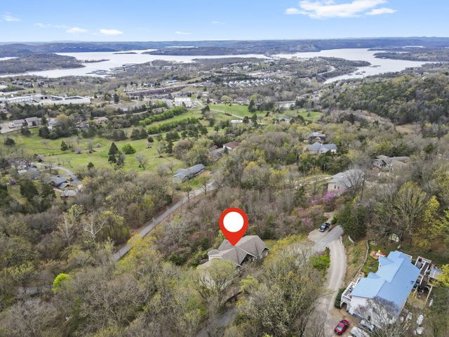 10 Greenview Drive, Kimberling City, MO 65686