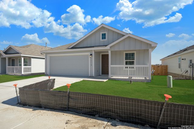 5510 Basil Chase, St Hedwig, TX 78152