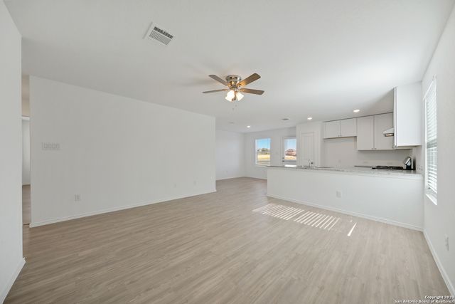 5510 Basil Chase, St Hedwig, TX 78152