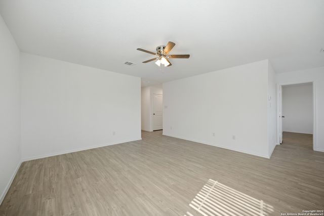 5510 Basil Chase, St Hedwig, TX 78152