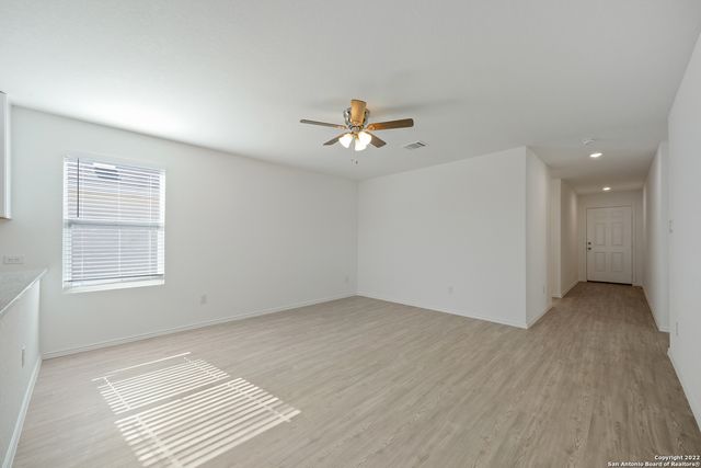 5510 Basil Chase, St Hedwig, TX 78152
