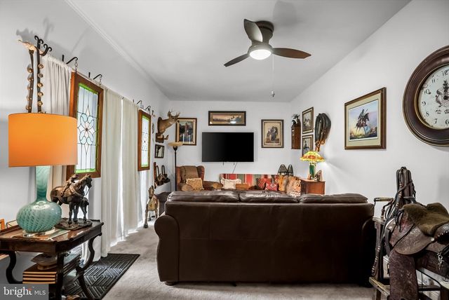 343 HARTFORD RD, Mount Laurel, NJ 08054