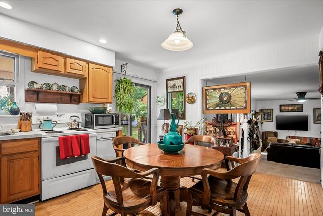 343 HARTFORD RD, Mount Laurel, NJ 08054