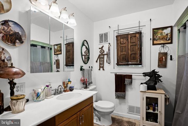 343 HARTFORD RD, Mount Laurel, NJ 08054