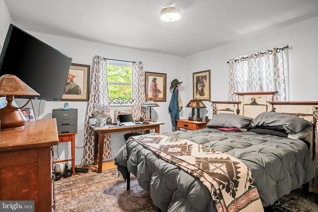 343 HARTFORD RD, Mount Laurel, NJ 08054