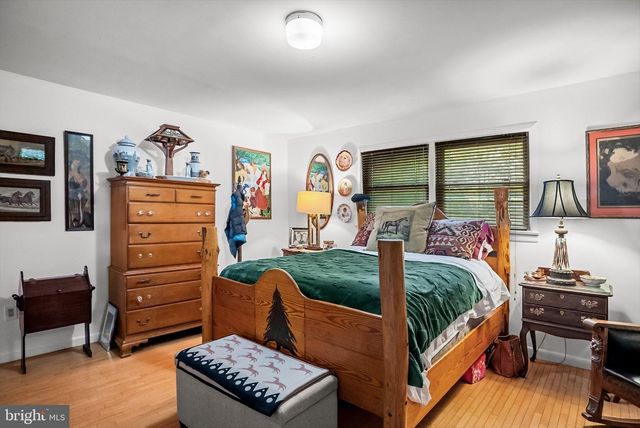343 HARTFORD RD, Mount Laurel, NJ 08054