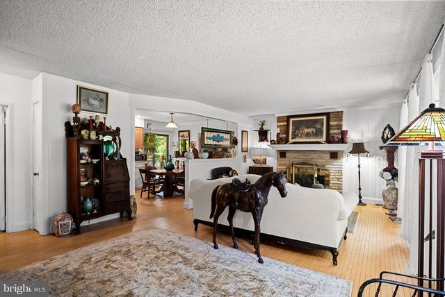 343 HARTFORD RD, Mount Laurel, NJ 08054