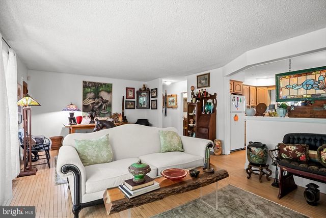 343 HARTFORD RD, Mount Laurel, NJ 08054