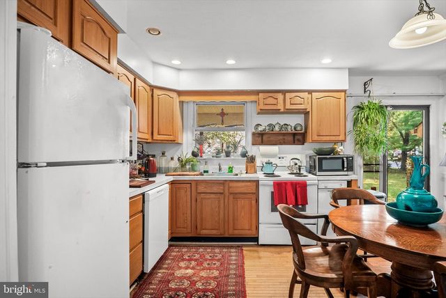 343 HARTFORD RD, Mount Laurel, NJ 08054