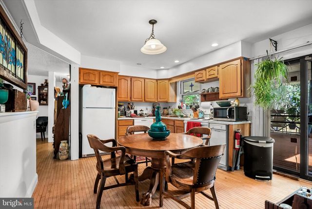 343 HARTFORD RD, Mount Laurel, NJ 08054