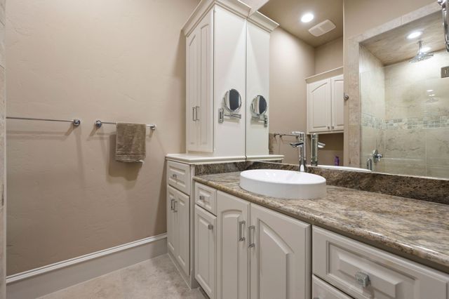 5581 Nancy Circle, Chandler, TX 75758