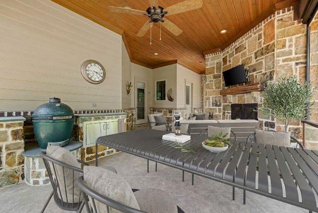 5581 Nancy Circle, Chandler, TX 75758