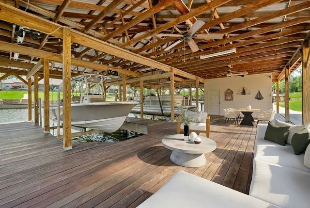 5581 Nancy Circle, Chandler, TX 75758