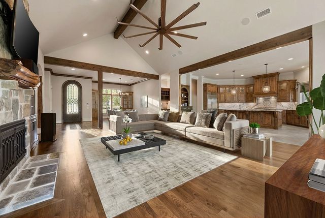 5581 Nancy Circle, Chandler, TX 75758