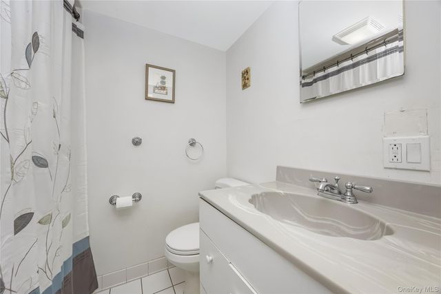 219 Oakview Avenue, Oceanside, NY 11572