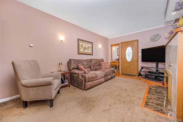 219 Oakview Avenue, Oceanside, NY 11572